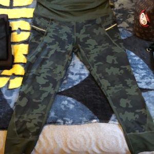 🌹Camo Leggings